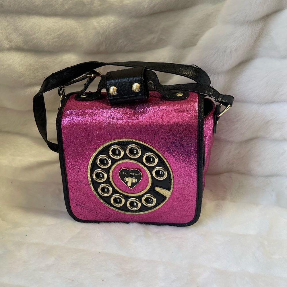 Betsey Johnson metallic Fuchsia off the hook crossbody bag gold tone acc…